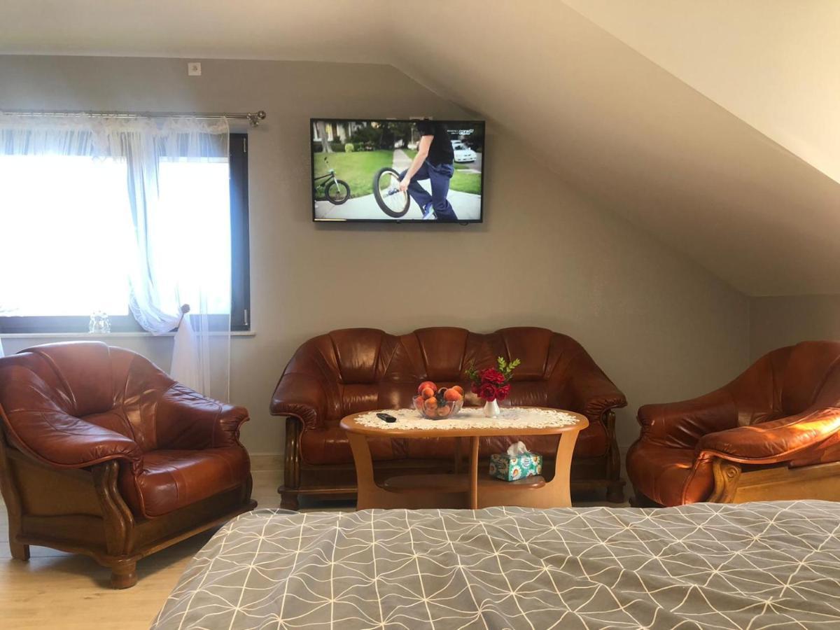 Apartamenty U Maksa Krzywcza エクステリア 写真