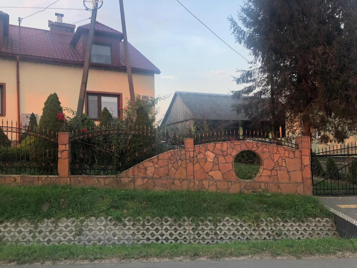Apartamenty U Maksa Krzywcza エクステリア 写真