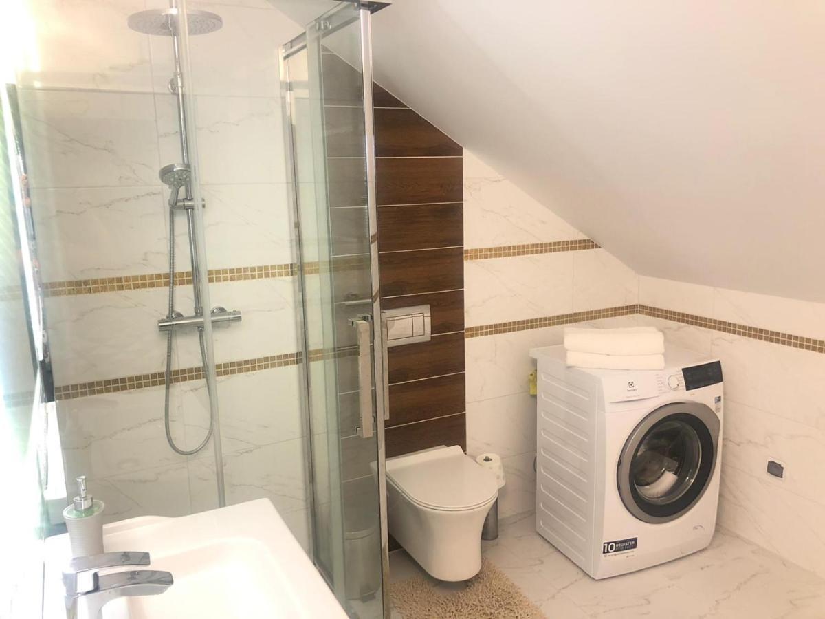 Apartamenty U Maksa Krzywcza エクステリア 写真