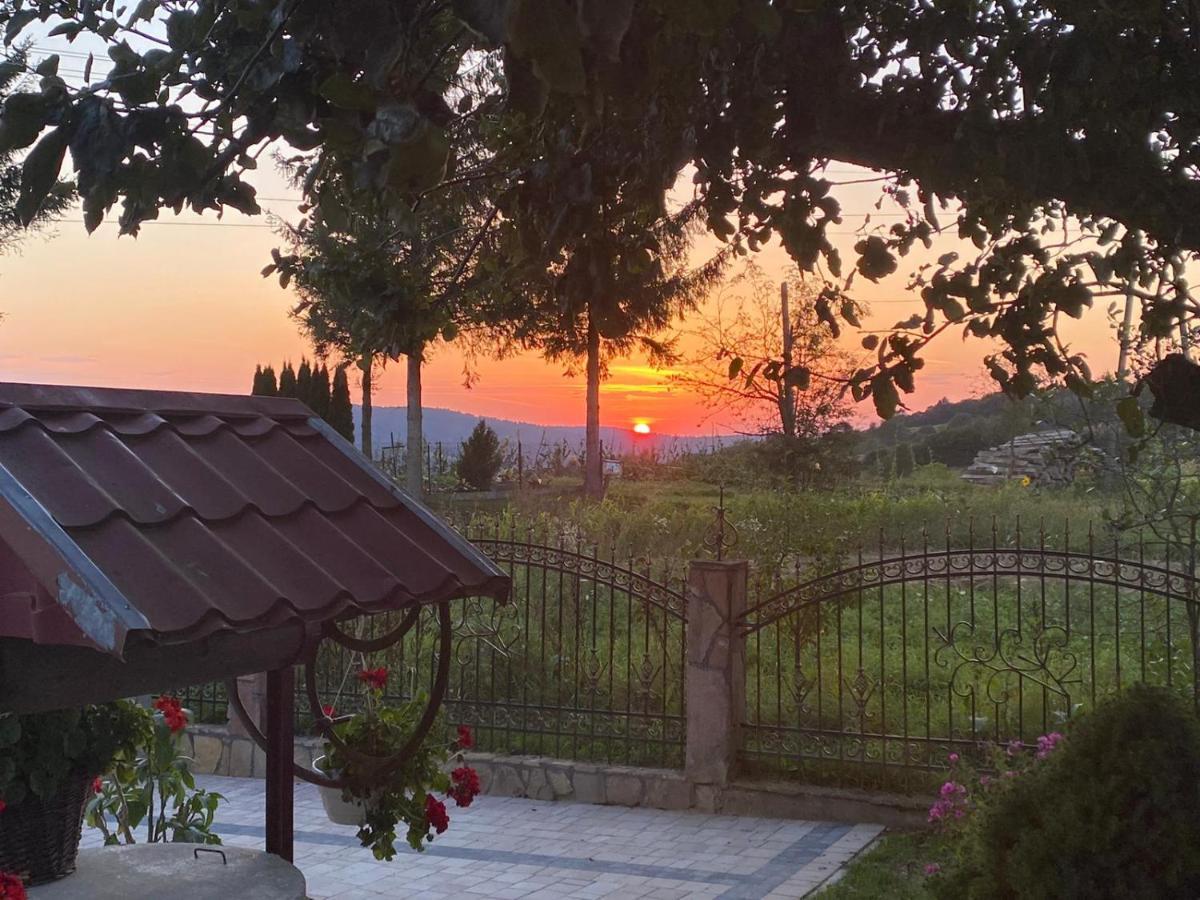 Apartamenty U Maksa Krzywcza エクステリア 写真
