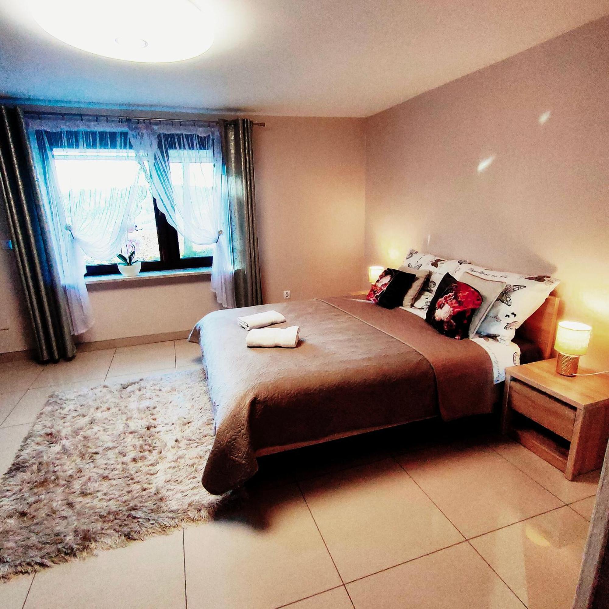 Apartamenty U Maksa Krzywcza エクステリア 写真