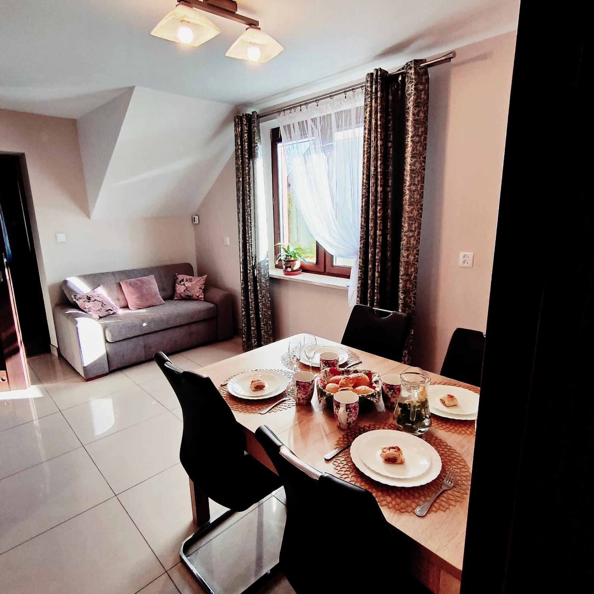 Apartamenty U Maksa Krzywcza エクステリア 写真