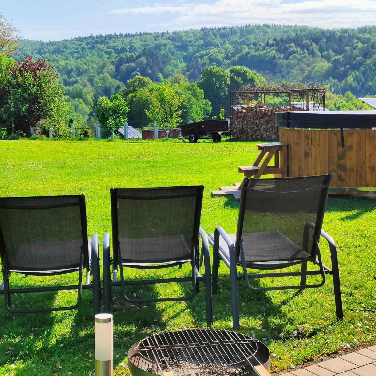 Apartamenty U Maksa Krzywcza エクステリア 写真